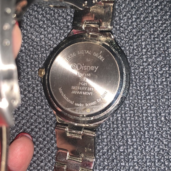 Men’s Mickey Watch - Picture 4 of 7